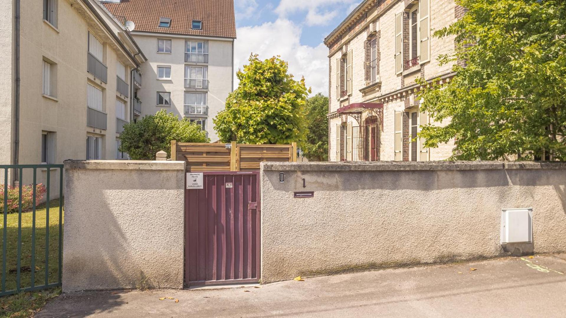 Bonappart 12 - Charme Napoleonien & Confort Troyes Exteriör bild